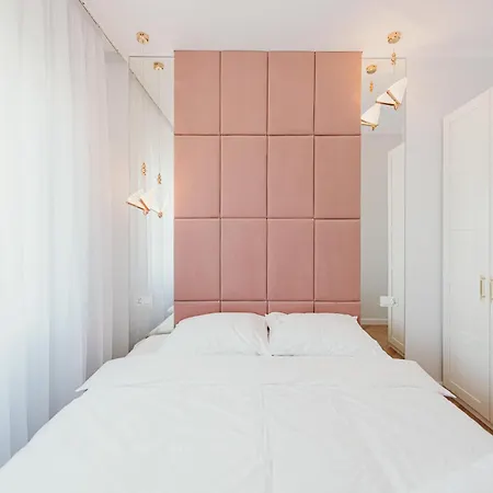 3 Bedrooms Premium Bella Rosa For 8 Guests With Ac And Underground Parking Rzeszów Eksteriør bilde