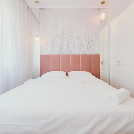 3 Bedrooms Premium Bella Rosa For 8 Guests With Ac And Underground Parking Rzeszów Eksteriør bilde