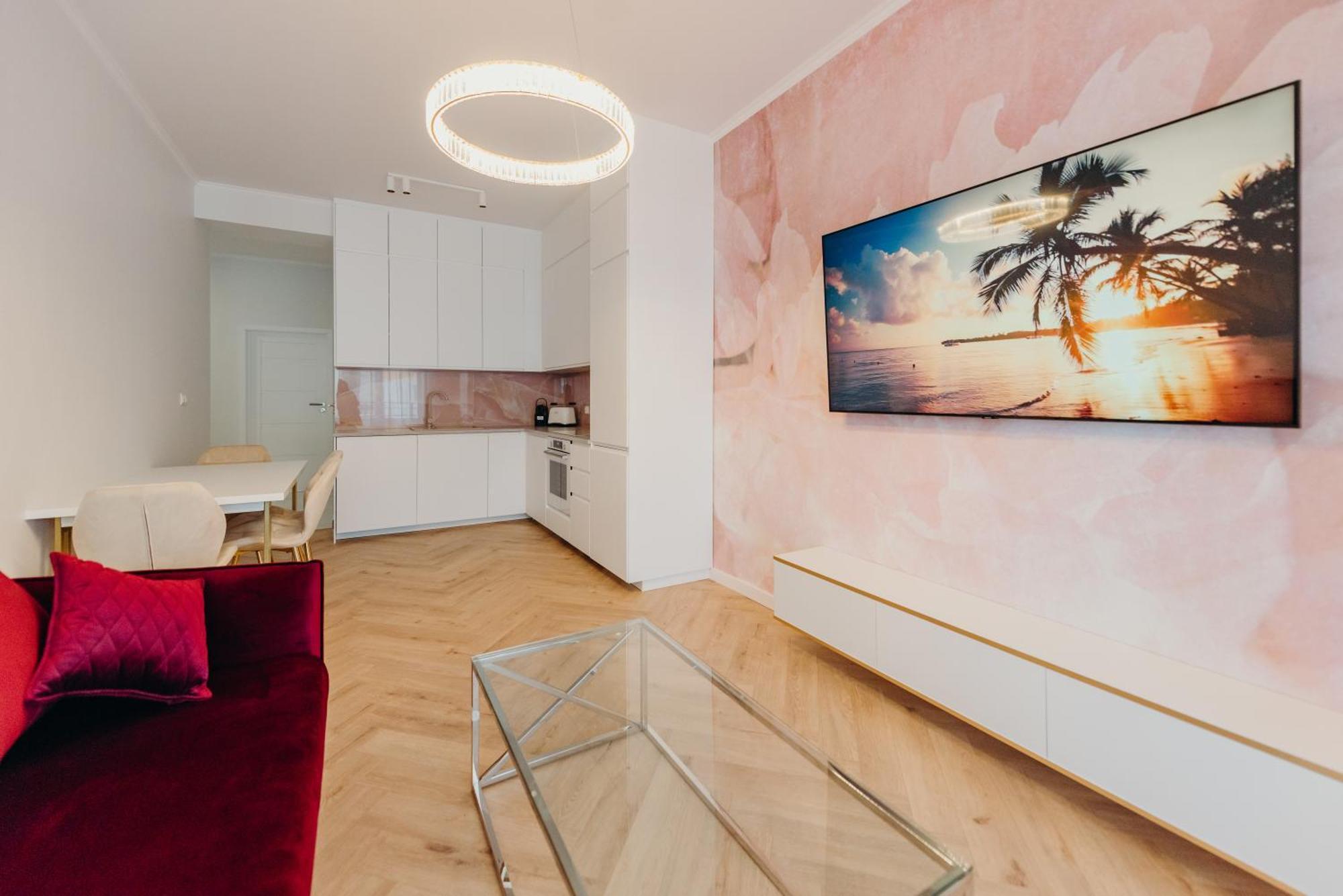 3 Bedrooms Premium Bella Rosa For 8 Guests With Ac And Underground Parking Apartment