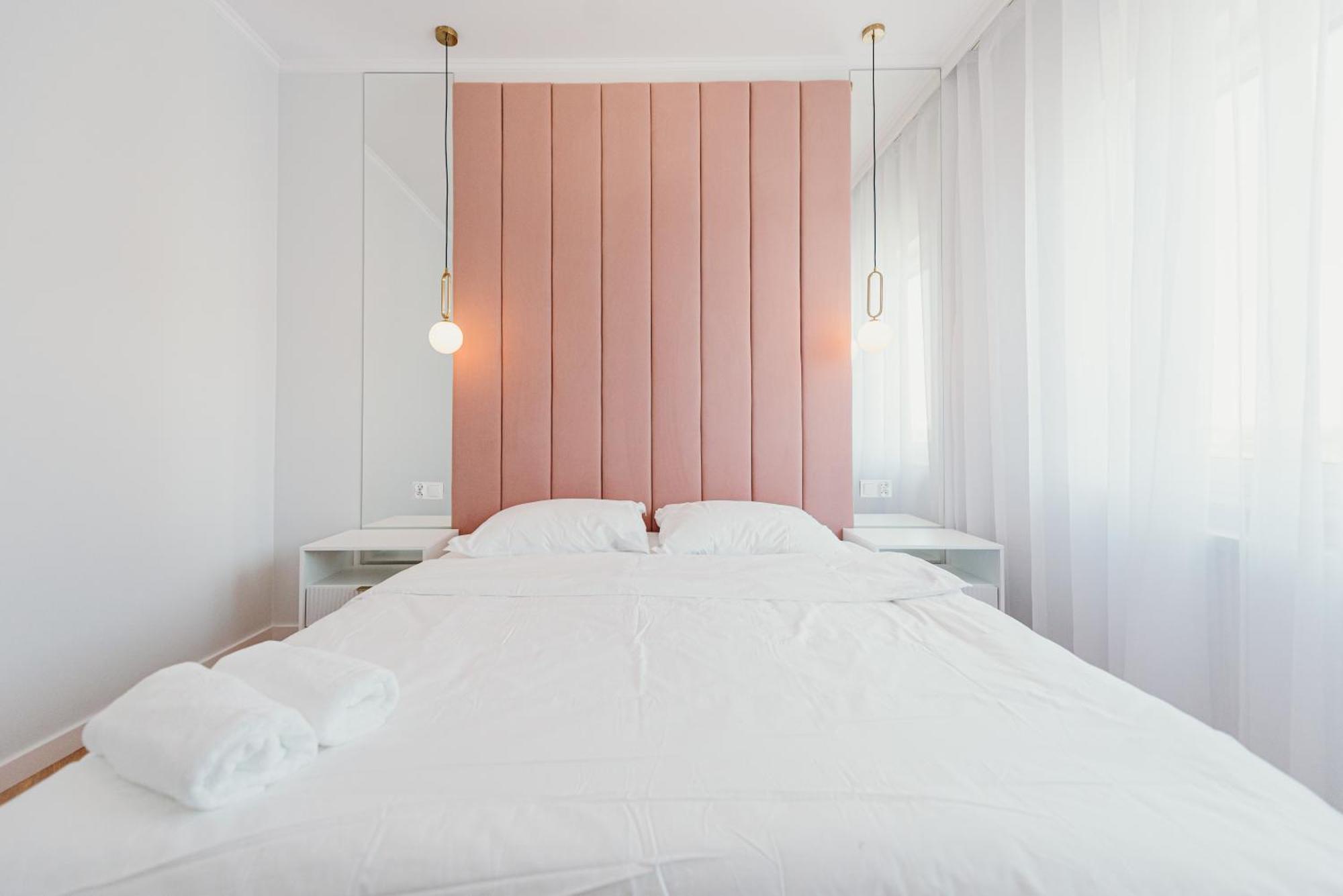 3 Bedrooms Premium Bella Rosa For 8 Guests With Ac And Underground Parking Rzeszow