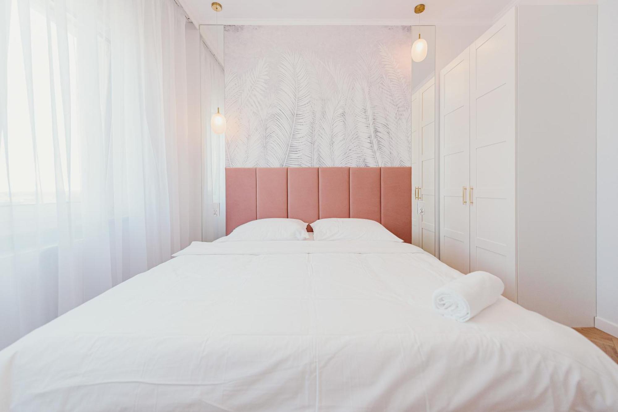 Apartment 3 Bedrooms Premium Bella Rosa For 8 Guests With Ac And Underground Parking